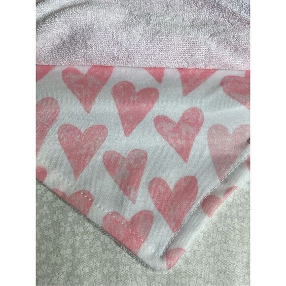 TRUE BABY 0-6 MONTH - 1ST VALENTINES BIB AND SOCK SET - Picture 4 of 7